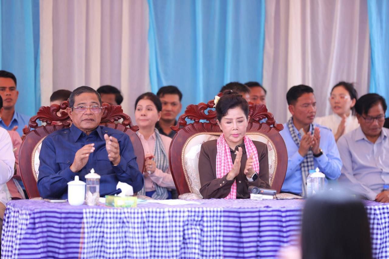 ឯកឧត្តម កែ គឹមយ៉ាន និងលោកជំទាវអញ្ជើញសំណេះសំណាលជាមួយជនភៀសសឹកជិត១៧០០គ្រួសារ។