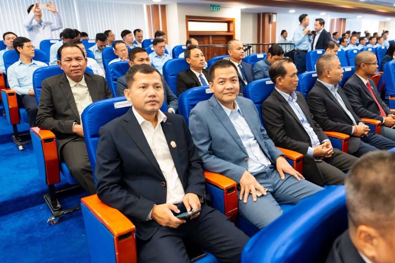 កំណាត់ផ្លូវជាតិលេខ៥ ក្នុងខេត្តបាត់ដំបង ចាប់ពីព្រំប្រទល់ពោធិ៍សាត់ ដល់បន្ទាយមានជ័យ នឹងត្រូវដាក់បំភ្លឺអំពូលភ្លើង Solar នាពេលឆាប់ៗ