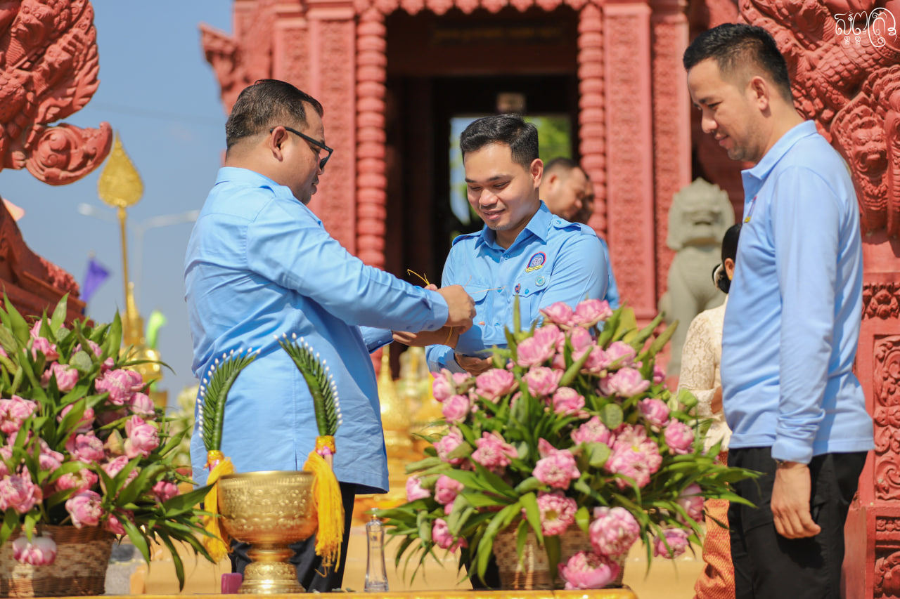 វីដេអូ ៖ រដ្ឋបាលខេត្តកំពង់ស្ពឺ ប្ដេជ្ញាយករង្វាន់របស់សម្តេចនាយករដ្ឋមន្រ្ដីឱ្យបានលើការកាត់បន្ថយគ្រោះថ្នាក់ចរាចរណ៍ក្នុងឱកាសបុណ្យចូលឆ្នាំថ្មីនេះ