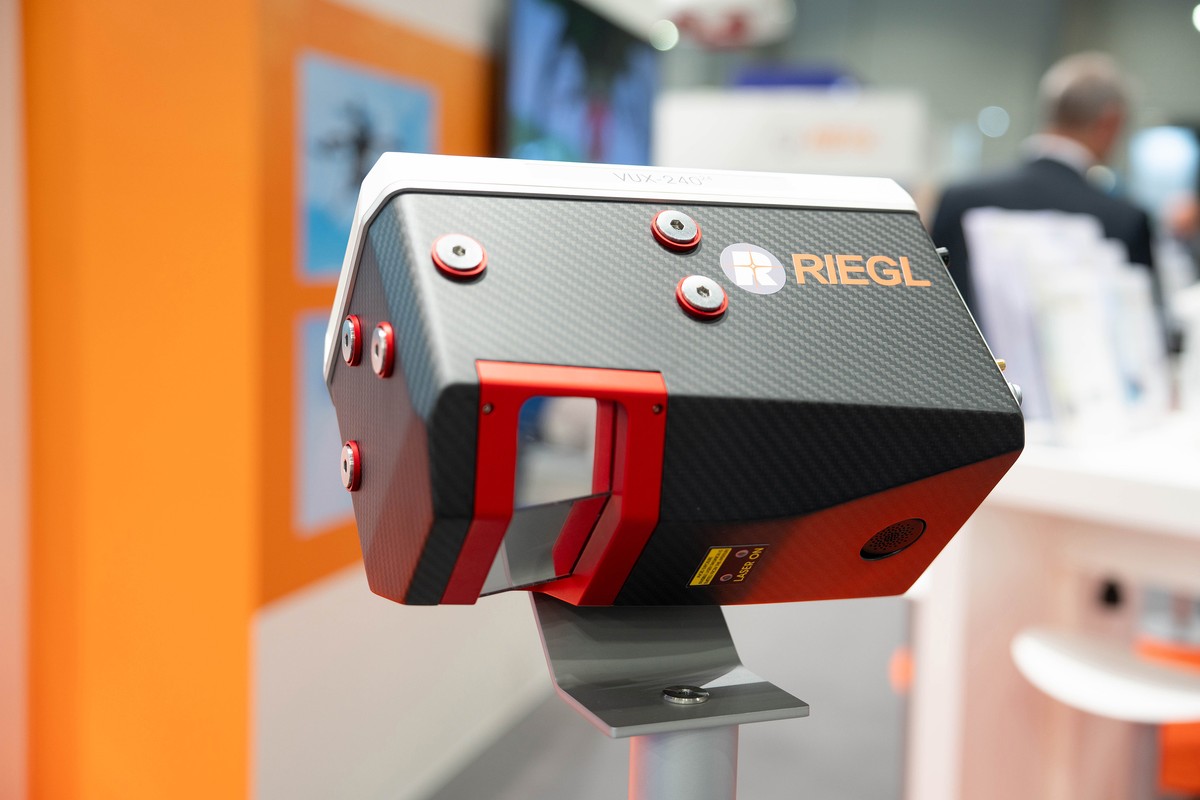 Робот Riegl VUX-240