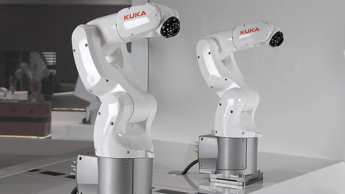 Робот KUKA KR 3 AGILUS