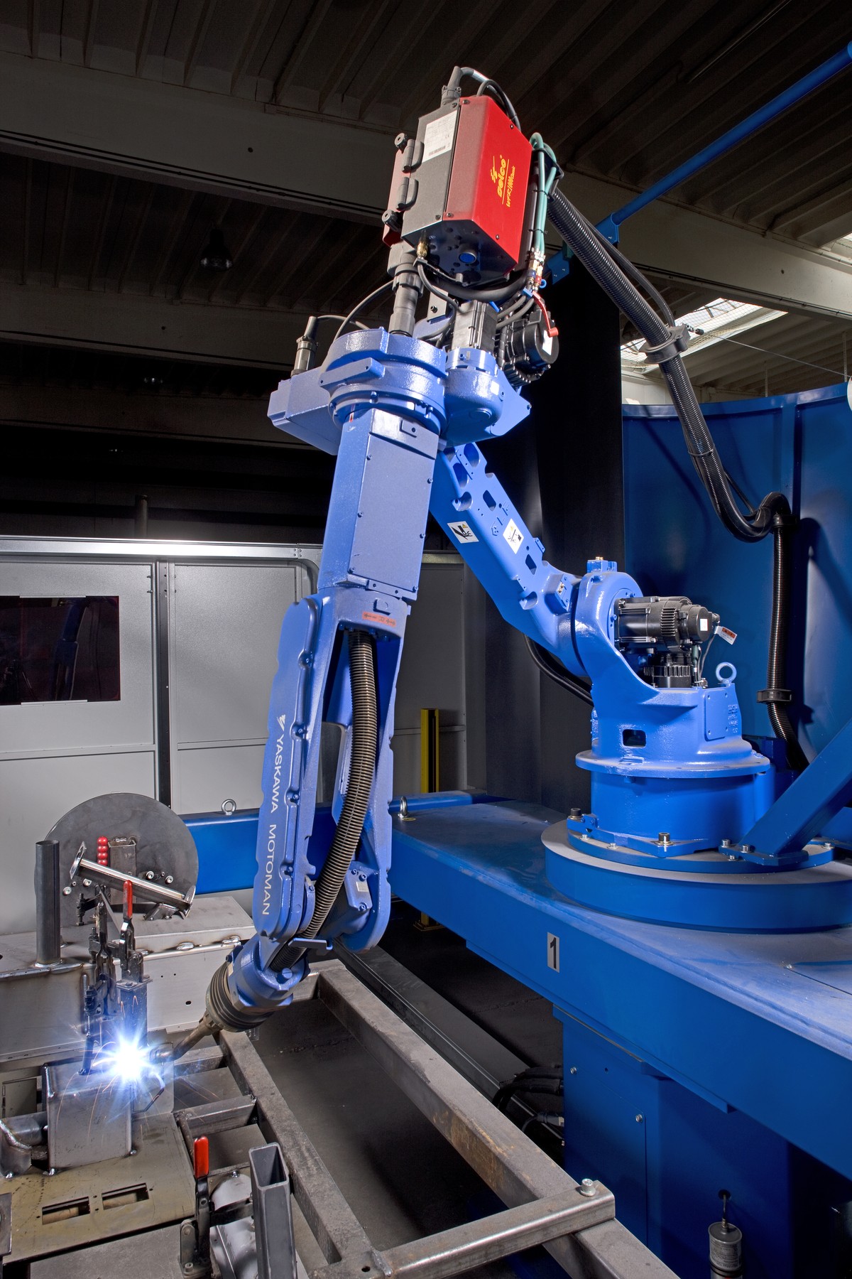 Робот Yaskawa MA2010