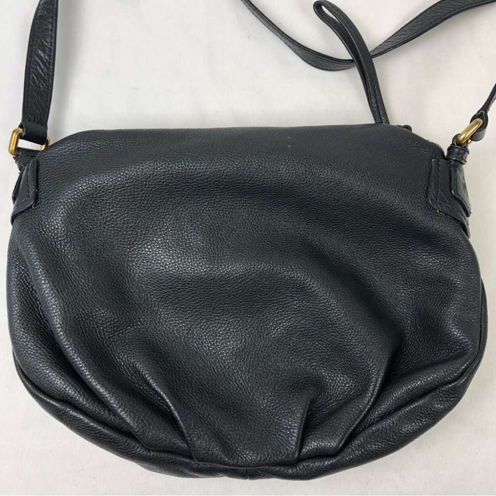 15600 - P3,500 Marc Jacobs black genuine leather medium handbag w/ shoulder  strap, w/ code, Lampo zipper, Women's Fashion, Bags & Wallets, Shoulder  Bags on Carousell