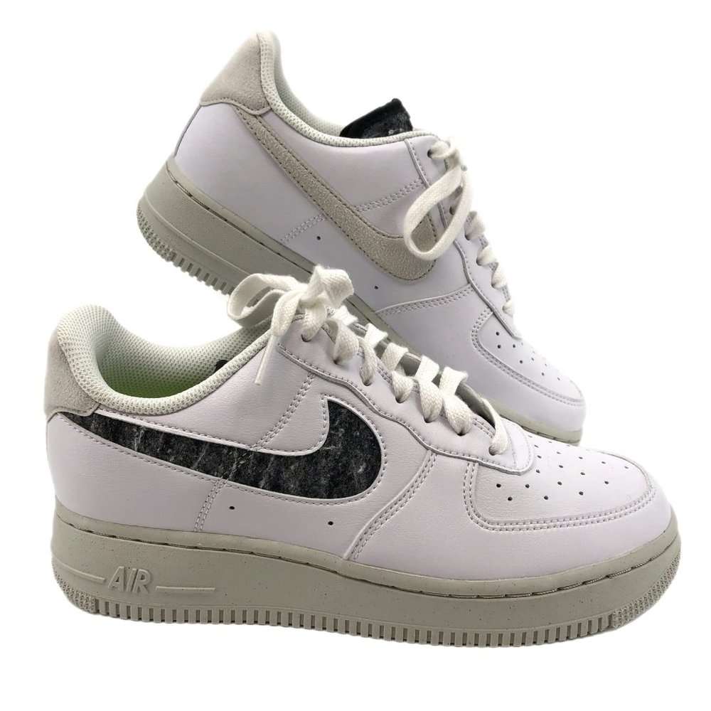 Nike Womens Air Force 1 '07 SE (White) 7.5