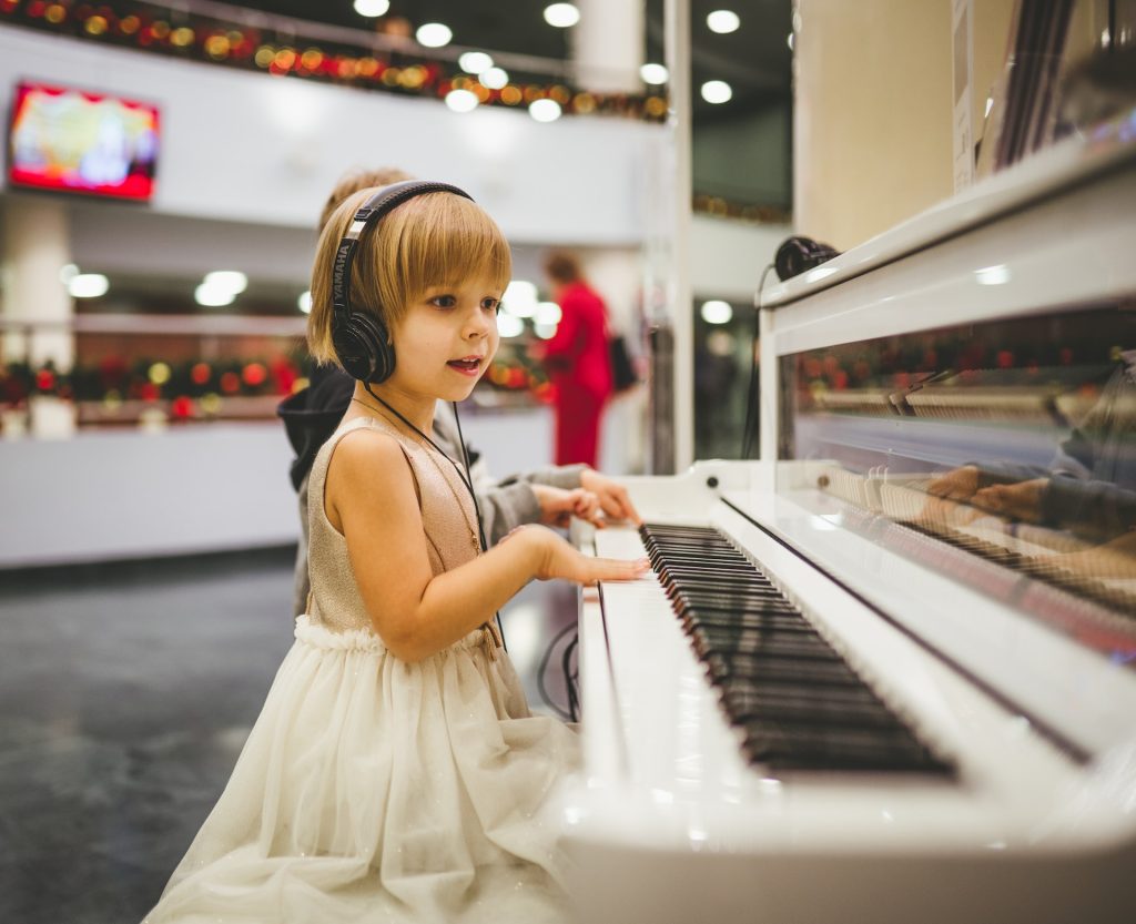 O aprendizado da música na infância e seus benefícios.

