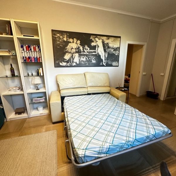 doublbed space ina shared apartment GIRLS  a Roma