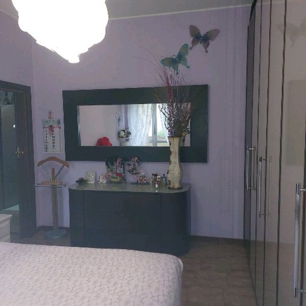 Stanza o posto letto in bilocale condiviso con sole donne a Milano foto 2