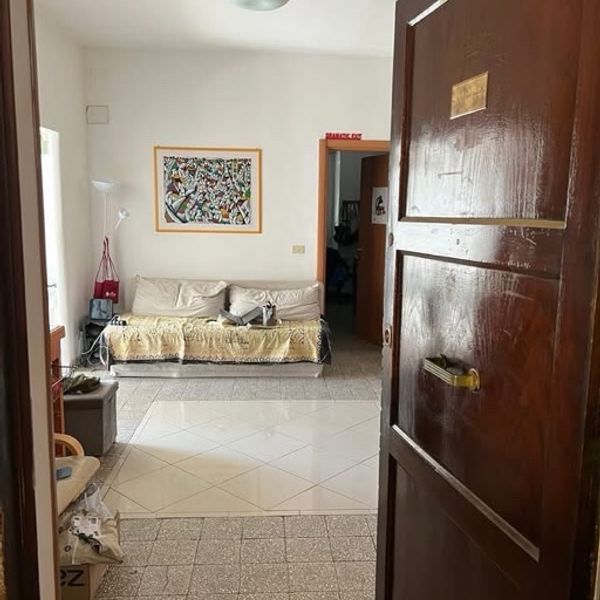 Stanza singola con bagno privato  a Roma