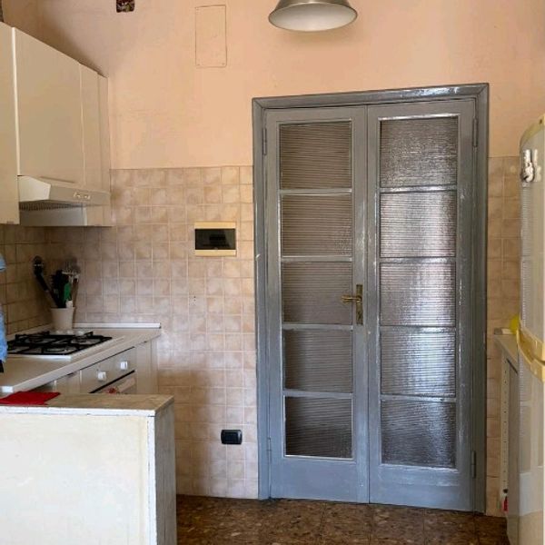 POSTO LETTO IN CAMERA DOPPIA CAMPO DI MARTE  a Firenze foto 4