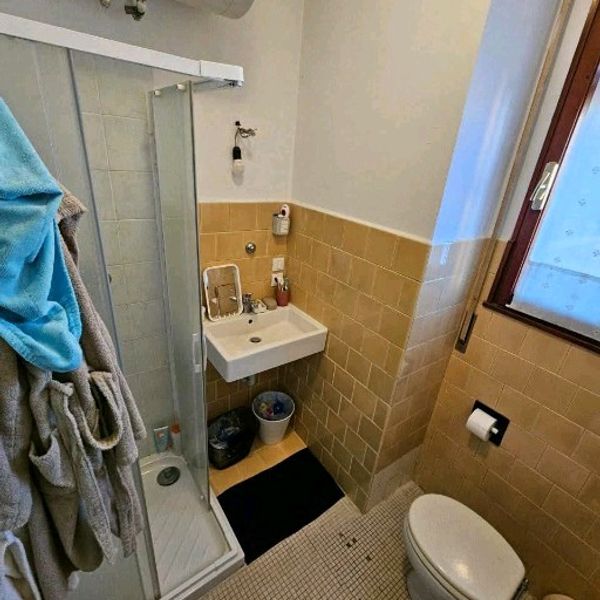 Posto letto camera doppia per ragazza disponibile a Padova foto 2