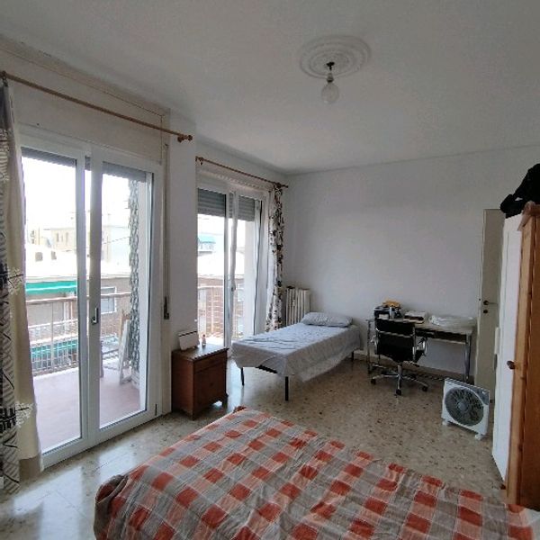 2 posti letto in camera doppia a Milano foto 2