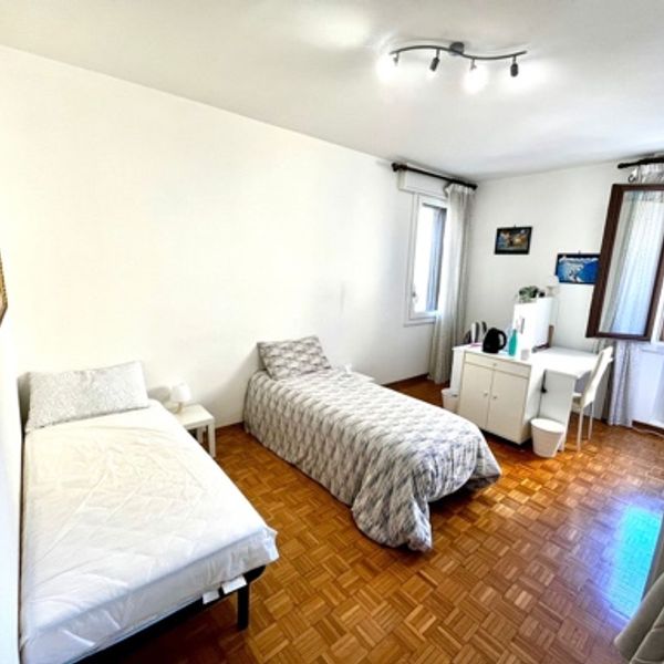 spot available in a double room in the CITY CENTER (girls only), with contract. a Padova foto 1
