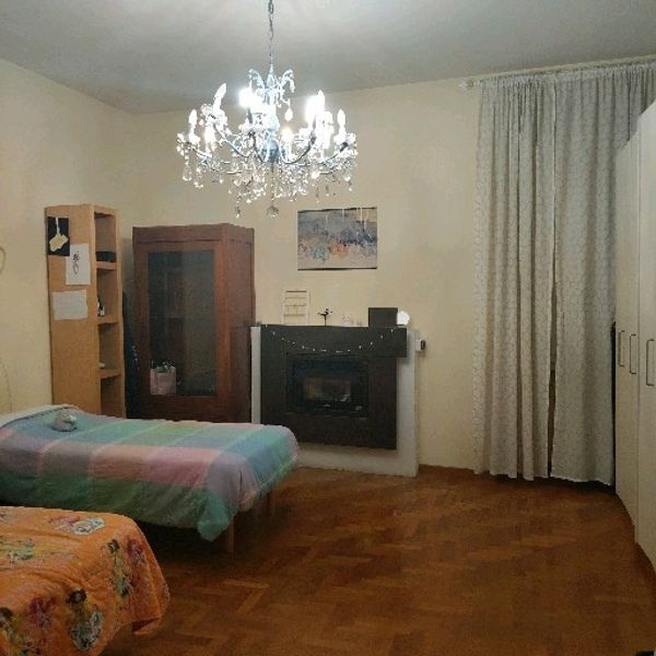 DISPONIBILE UN POSTO IN STANZA DOPPIA IN PIENO CENTRO BOLOGNA PER MESI ESTIVI a Bologna