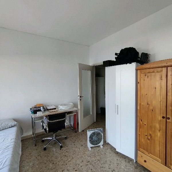 2 posti letto in camera doppia a Milano foto 4