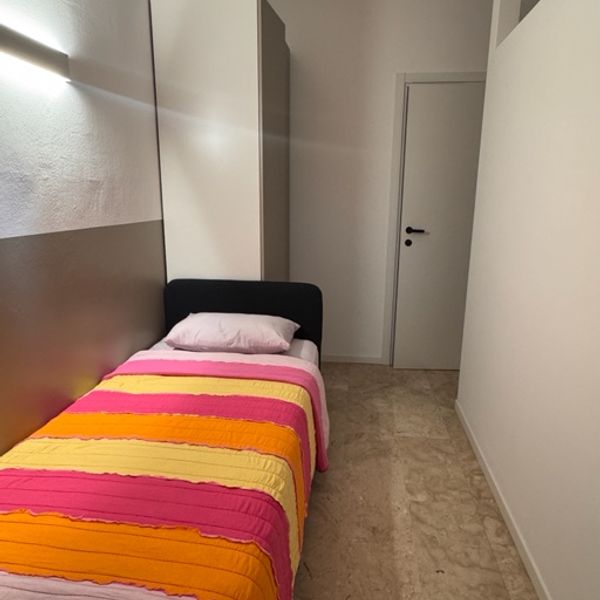 BED AVAILABLE IMMEDIATELY – M5 AREA (SUZZANI) a Milano foto 2