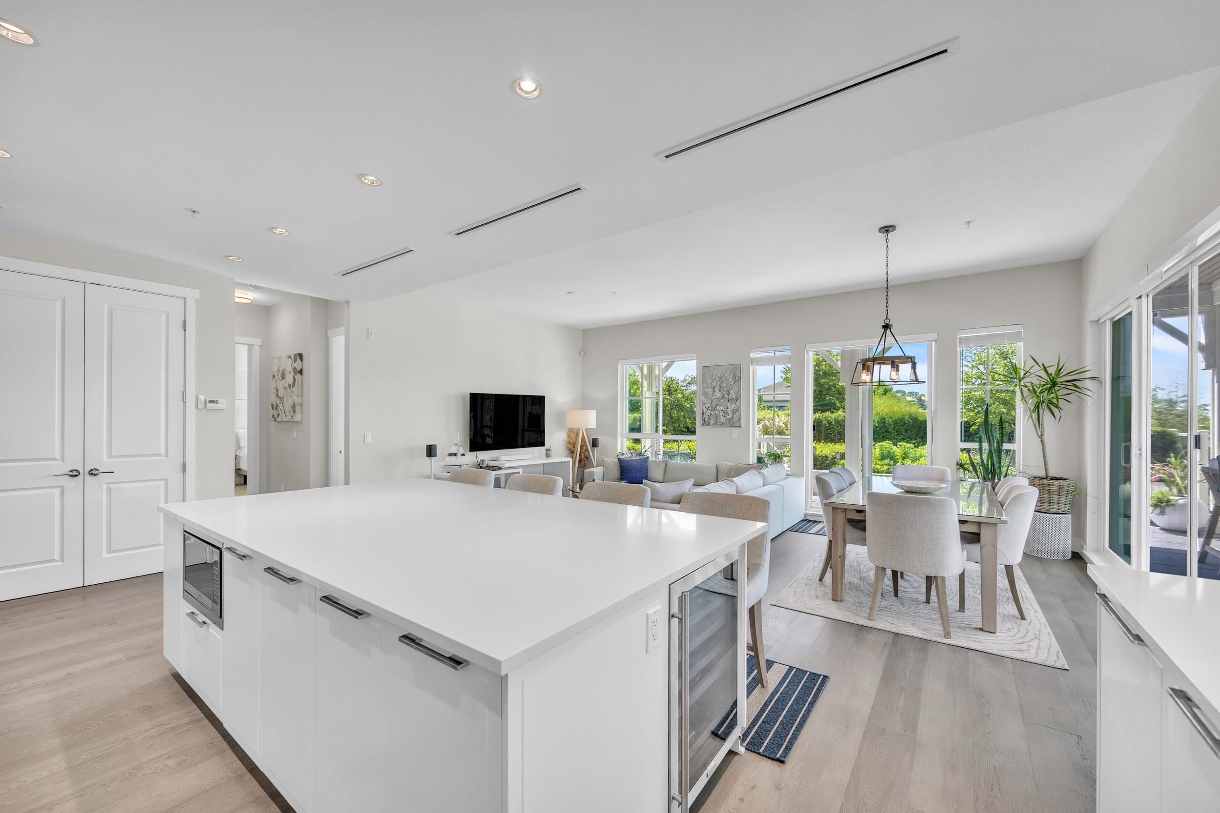 Featured image of 107 5535 Admiral Way in Delta