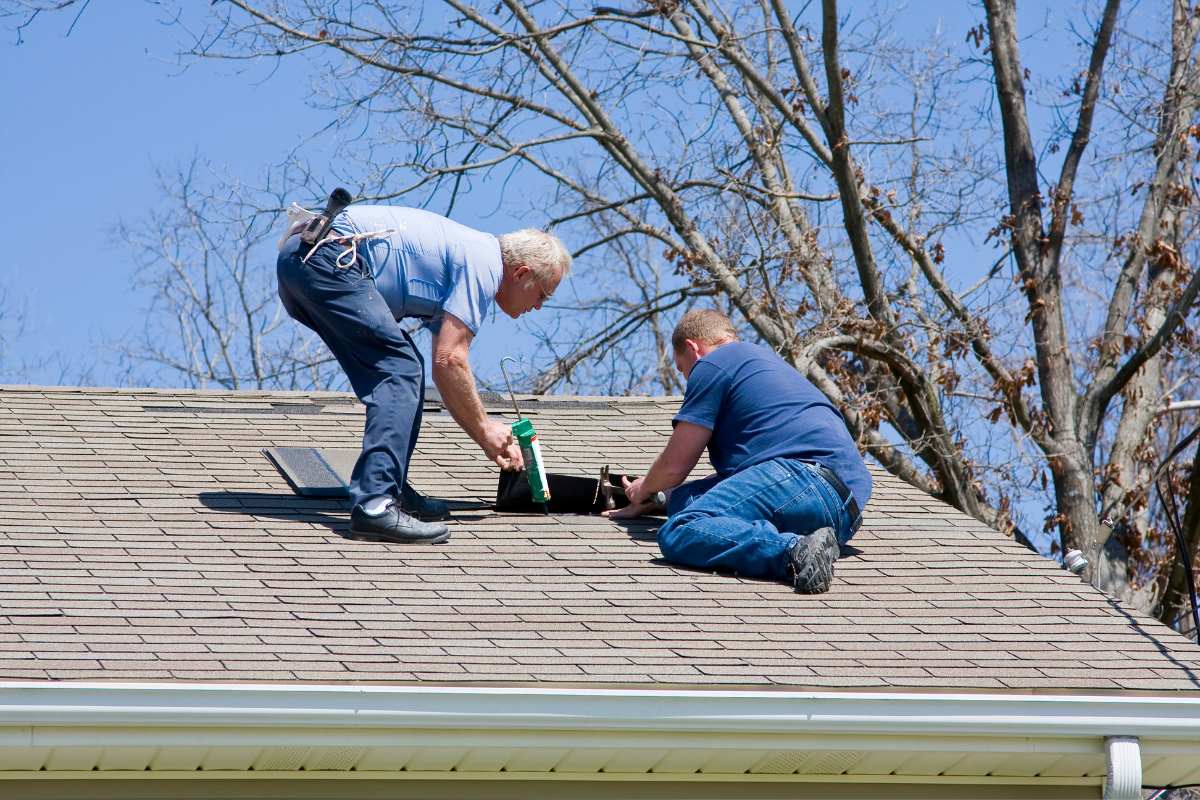   Average Cost To Repair A Roof Leak         