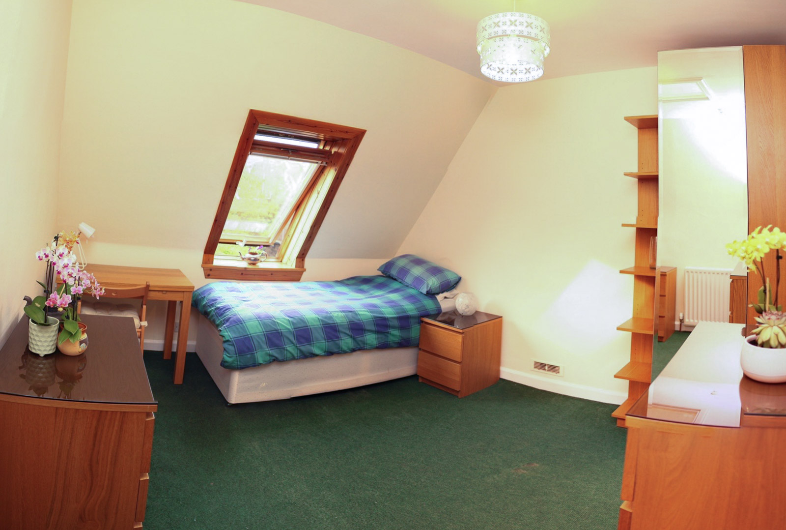 Photo 1 of 4 Kilmaurs TerraceRoom DescriptionKilmaurs Terrace, Edinburgh EH16 5DR, UK