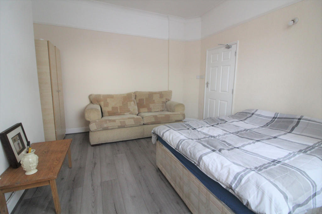 Photo 1 of Room to Rent in Ilford Room Description Endsleigh Gardens, Ilford IG1 3EG, UK