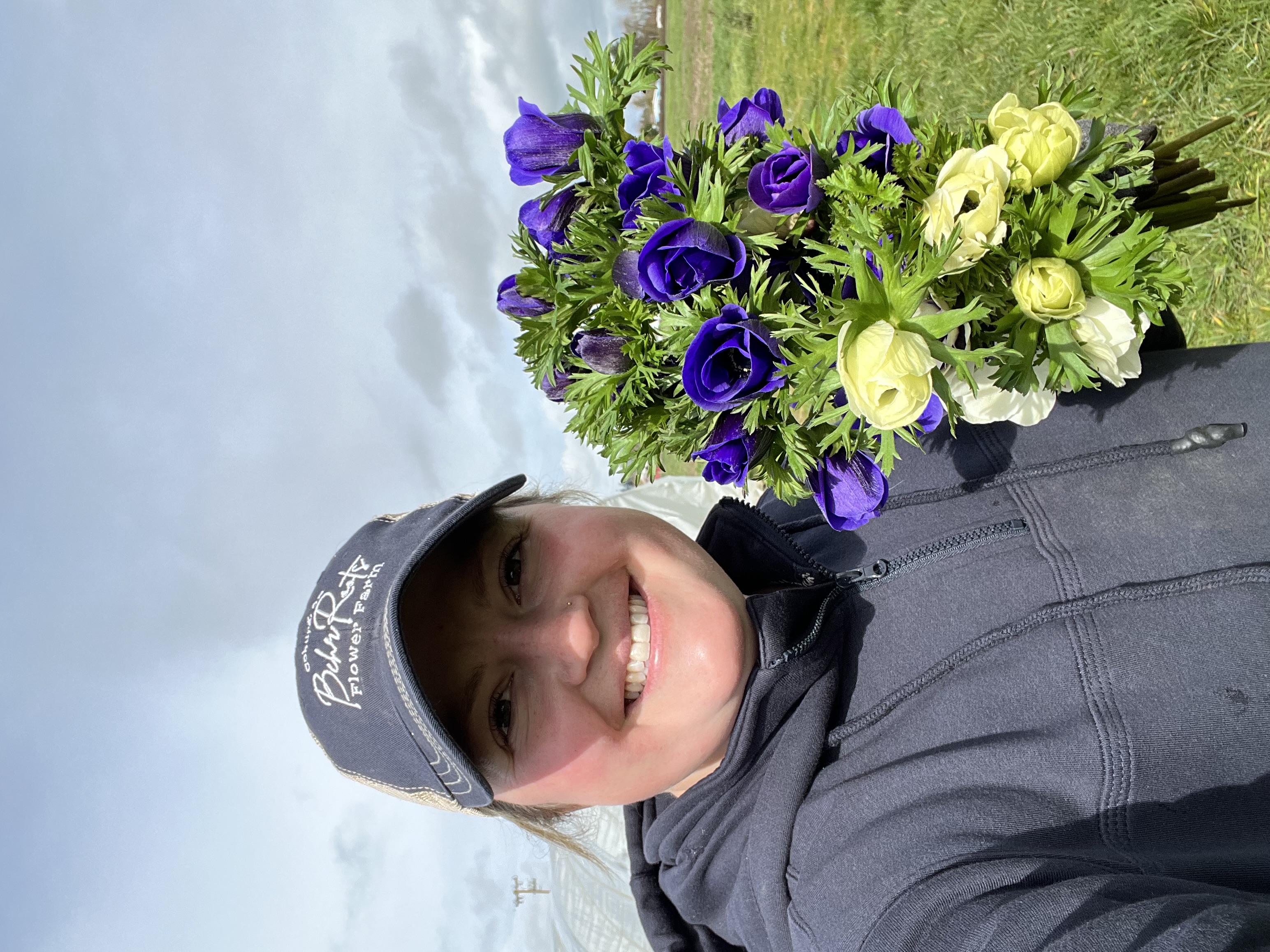 Behr Roots Flower Farm Logo