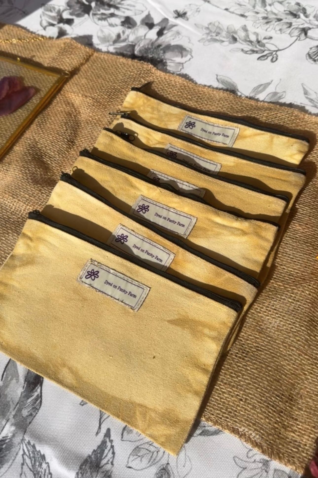 Botanically dyed zipper bag