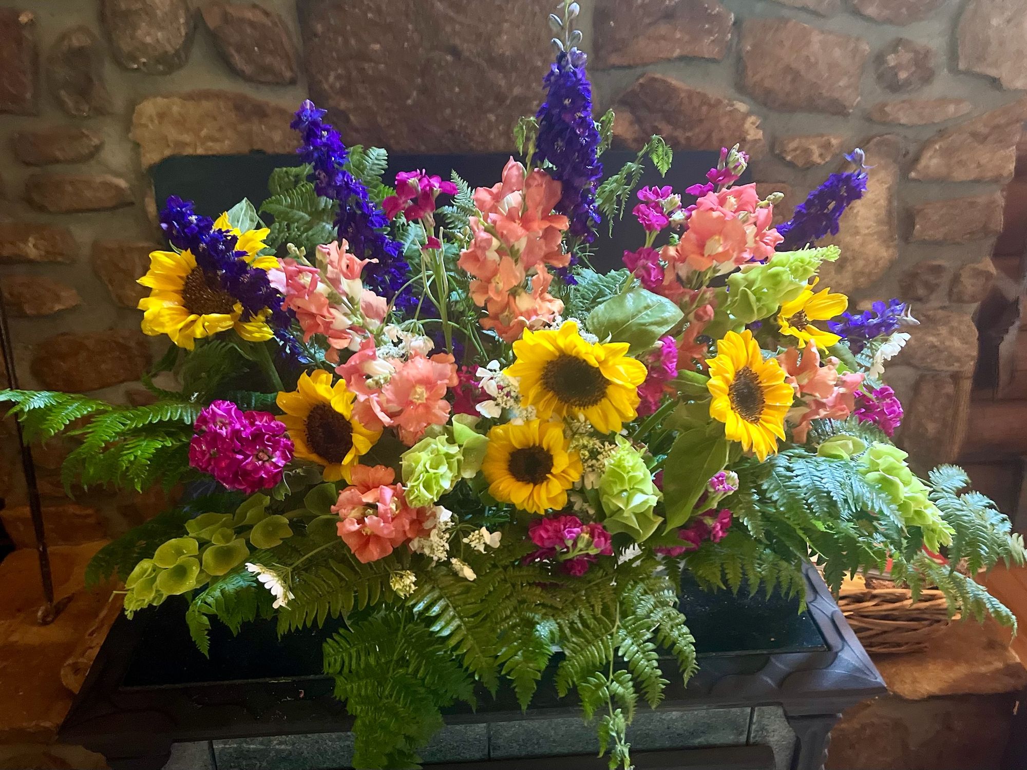 Large Event Table Arrangement