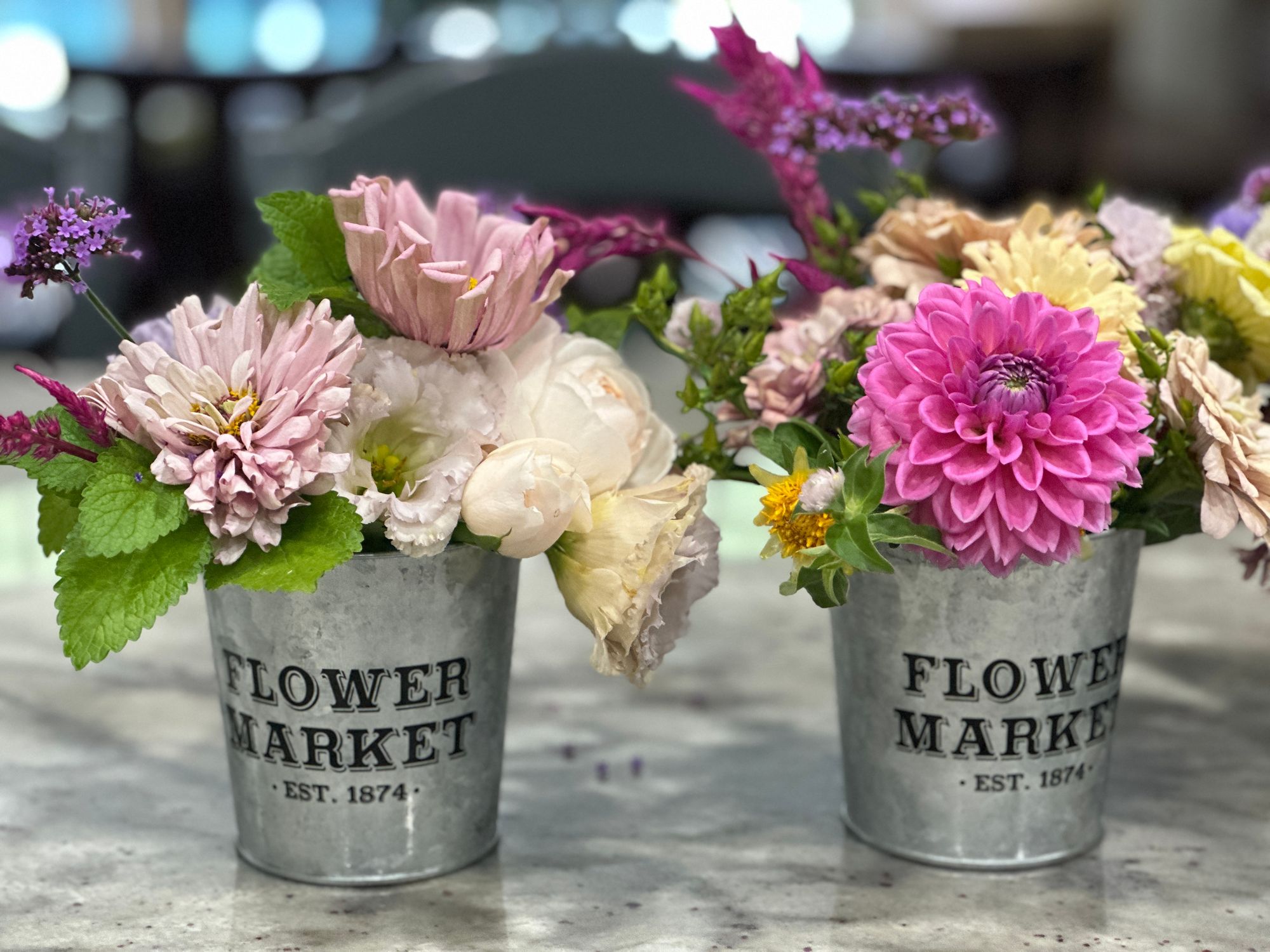 Flower market small tin