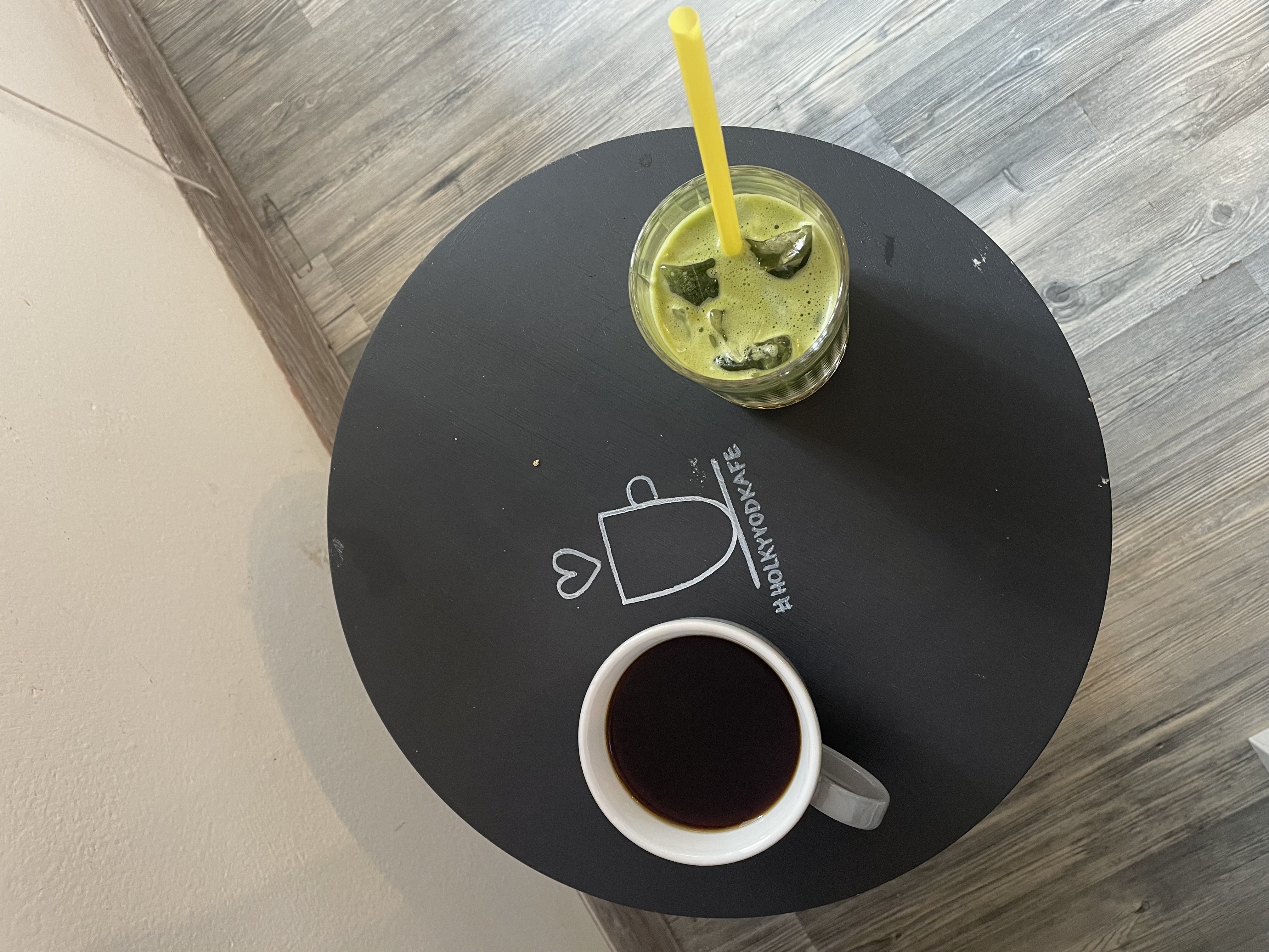 Holkyvodkafe (Ostrov)