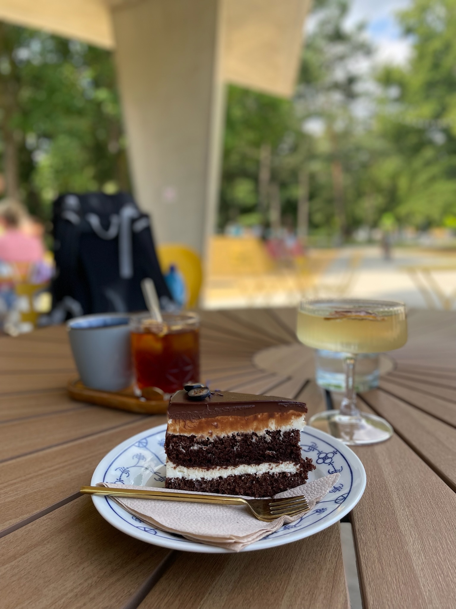 Kavárna na ulici (Most)