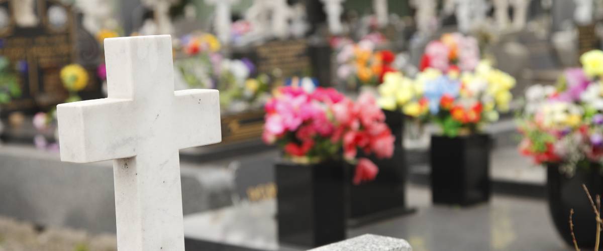Asistir a un funeral nunca es fácil y menos escoger qué tipo de arreglo floral enviar Asistir a un funeral nunca es fácil y menos escoger qué tipo de arreglo floral enviar