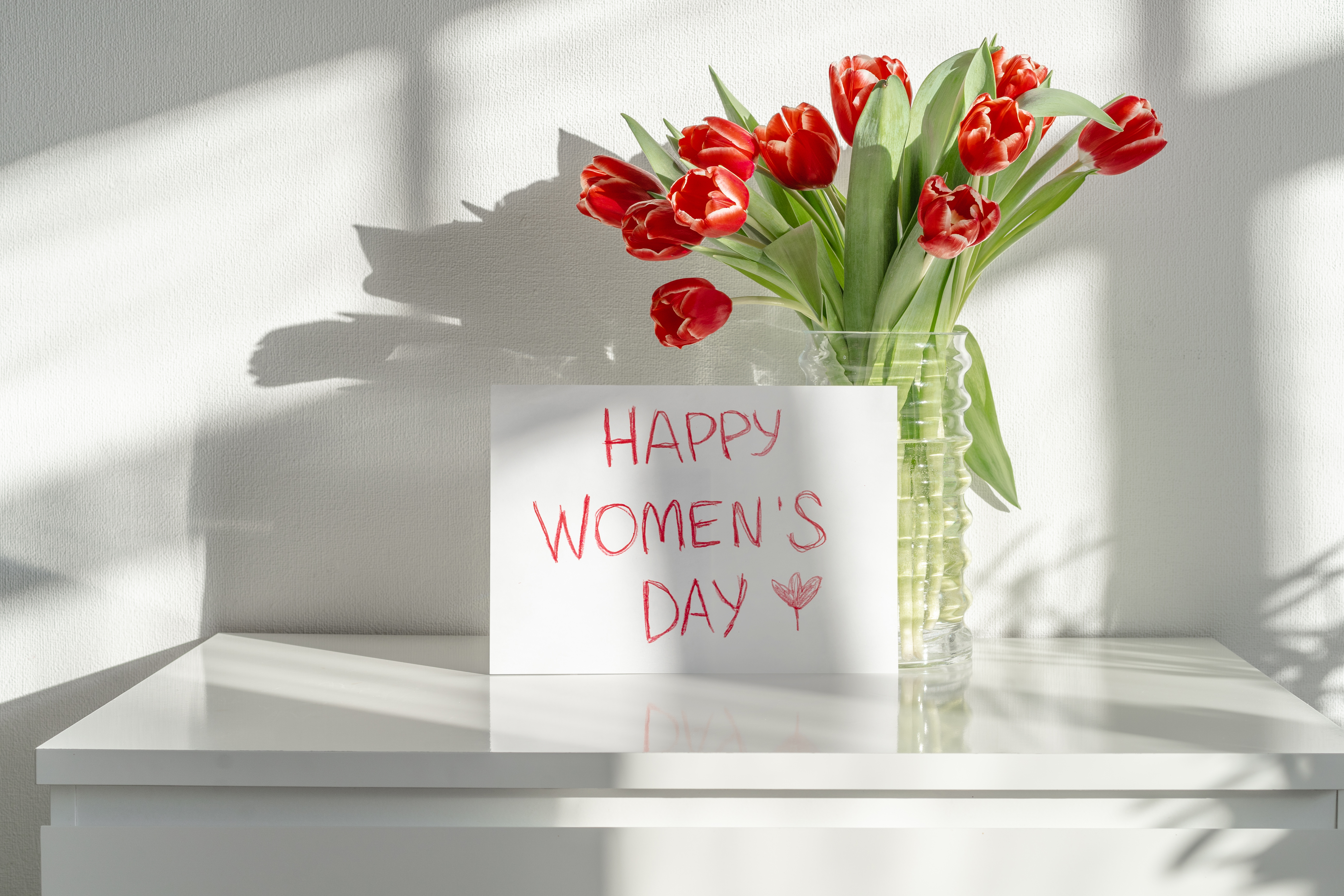 ¿Debemos celebrar el Día de la Mujer? Historia y posturas actuales ¿Debemos celebrar el Día de la Mujer? Historia y posturas actuales