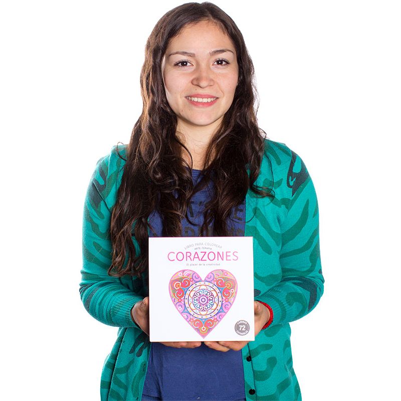 Foto con persona Libro mandalas Corazones - Flores a domicilio Foto con persona Libro mandalas Corazones - Flores a domicilio