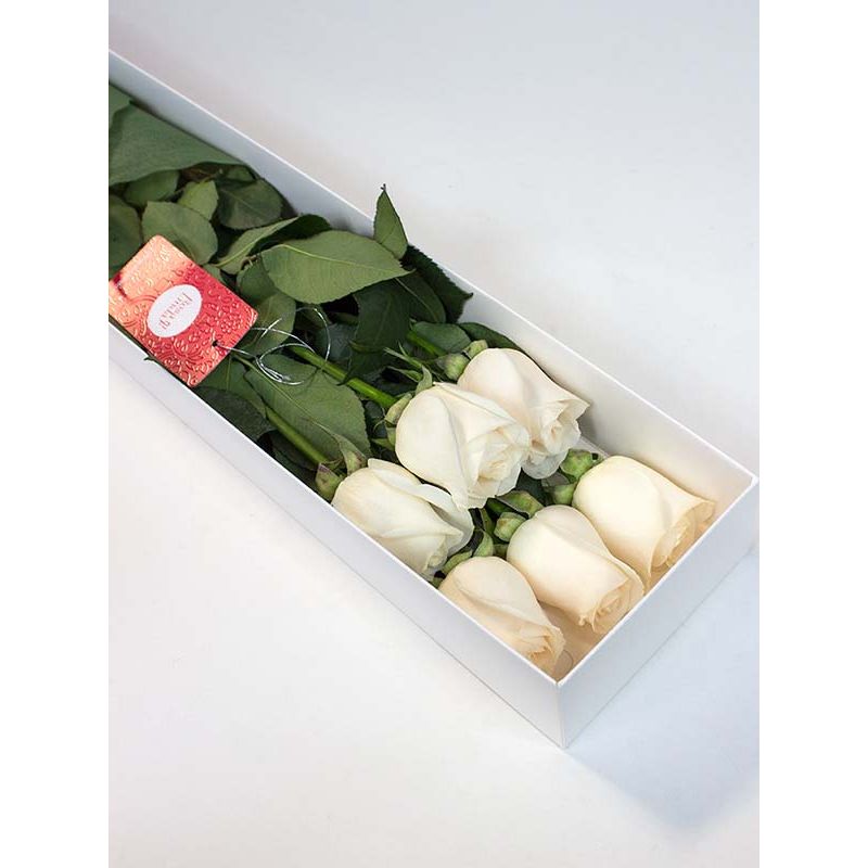 Foto 2 Caja con 6 rosas blancas - Flores a domicilio Foto 2 Caja con 6 rosas blancas - Flores a domicilio