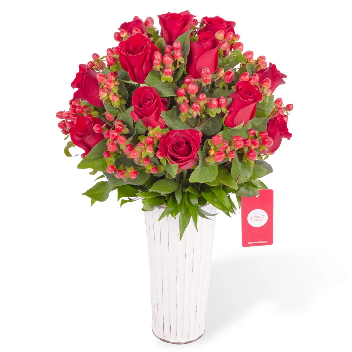 Foto principal Tú y Yo - Arreglo floral con rosas rojas e hypericum rojo