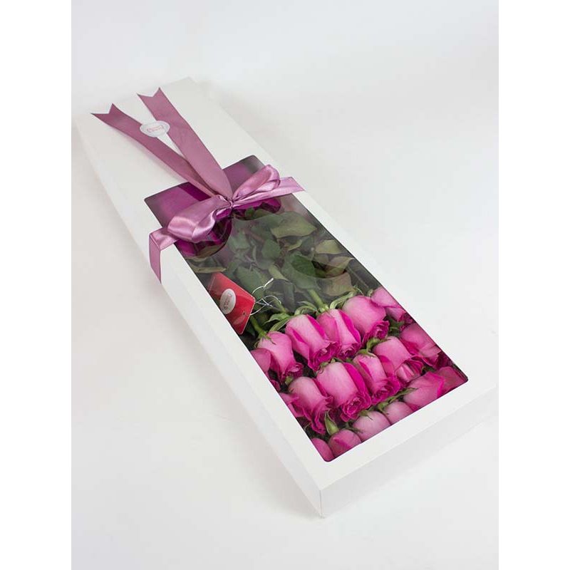 Foto 2 Caja con 18 rosas color Fucsia - Flores a domicilio Foto 2 Caja con 18 rosas color Fucsia - Flores a domicilio
