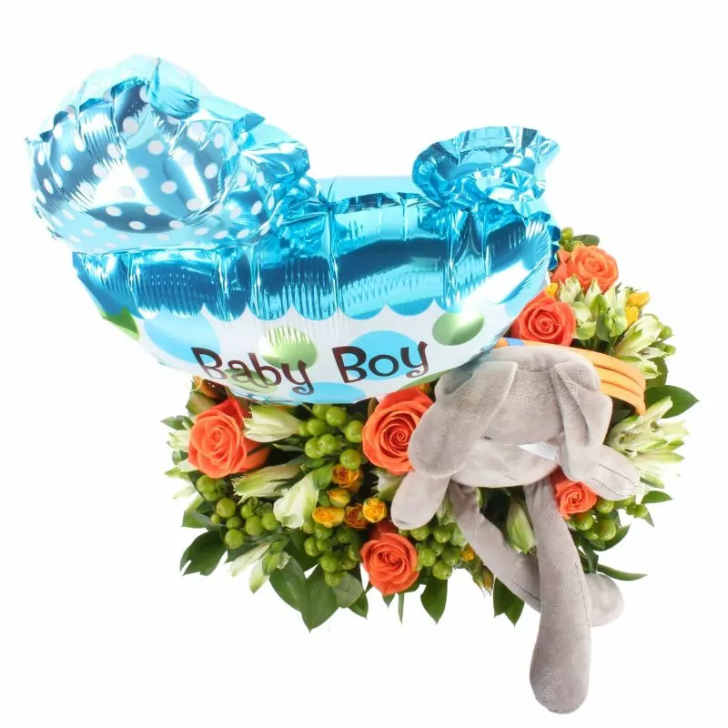 Foto 5 Sueños de bebé - Arreglo floral para nacimiento de niño en canasto con globo y peluche