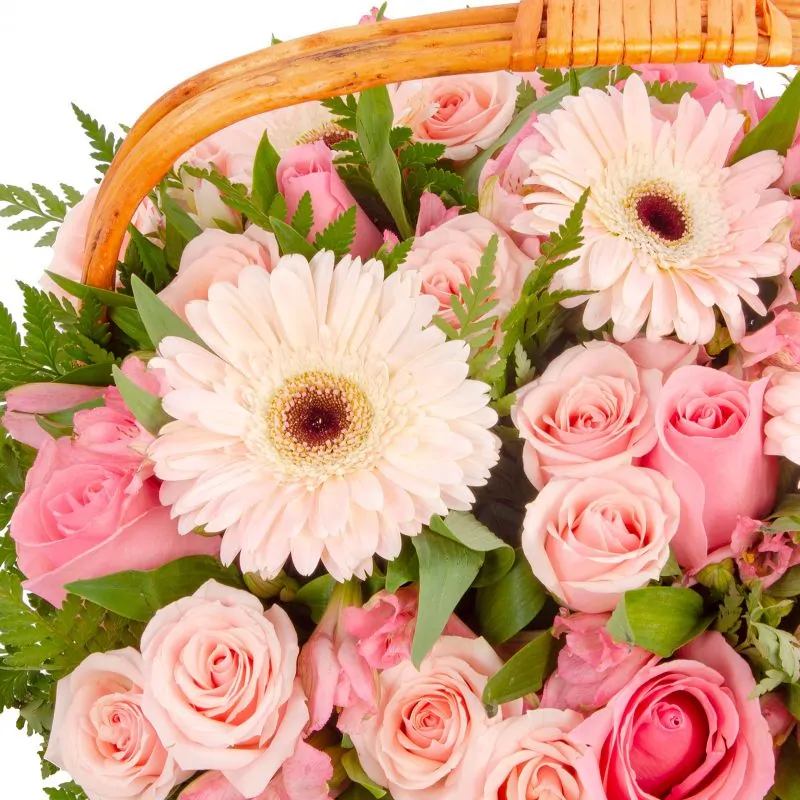 Foto 5 Constanza Rosado - Arreglo floral en canasto con gerberas, rosas, minirosas y astromelias rosadas