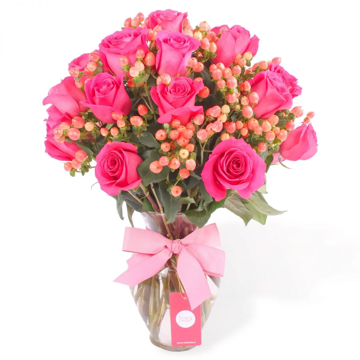 Foto principal Antonia Fucsia - Arreglo floral en florero con 24 rosas fucsia e hypericum rosado