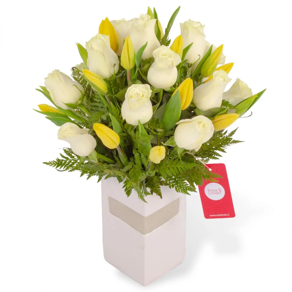 Foto principal Dominga Rosas blancas y Tulipanes amarillos - Arreglo floral con tulipanes amarillos y rosas blancas