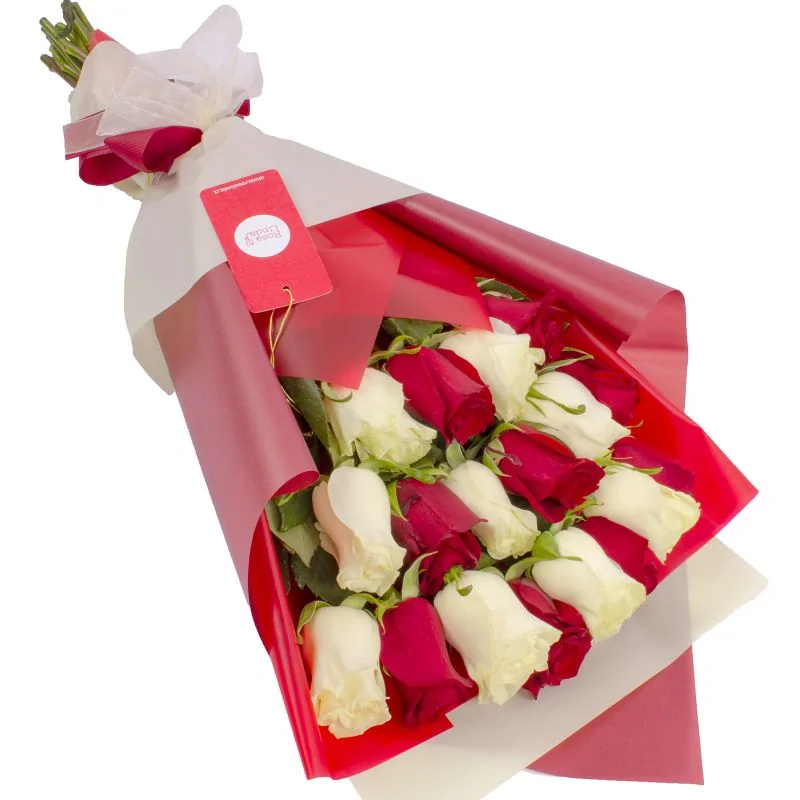 Foto 4 Ramo de Rosas - Ramo extendido con mix de 18 rosas blanco-rojo