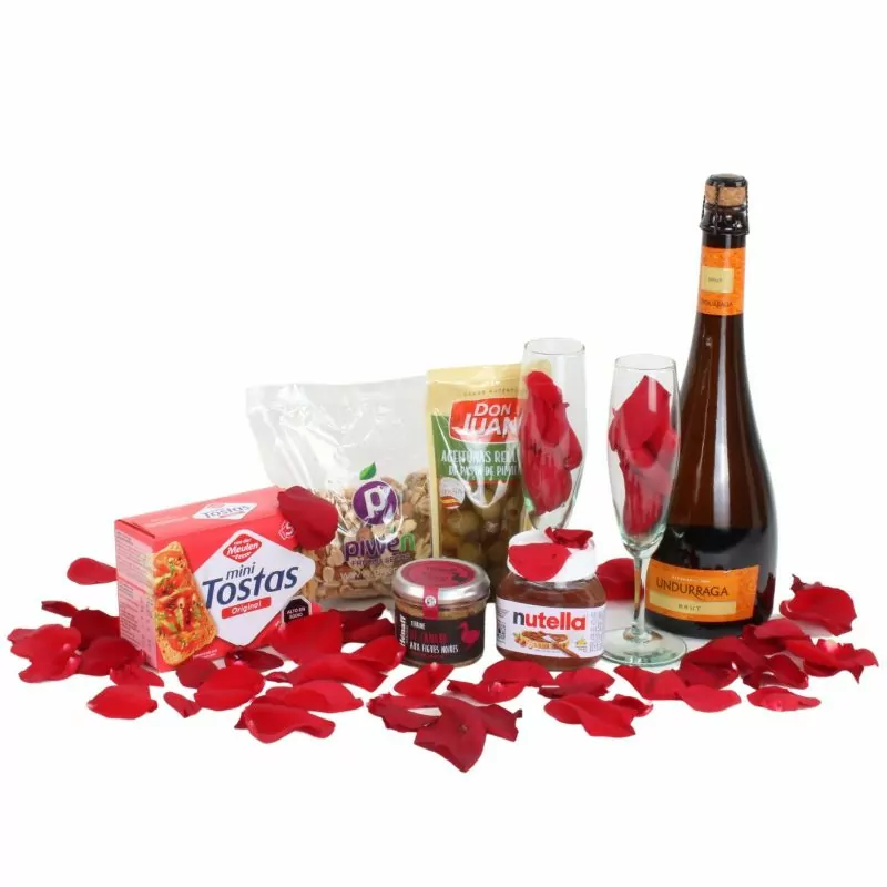 Foto 5 Canasto de amor - Set de regalo en canasto con espumante, copas, picoteo y pétalos de rosa