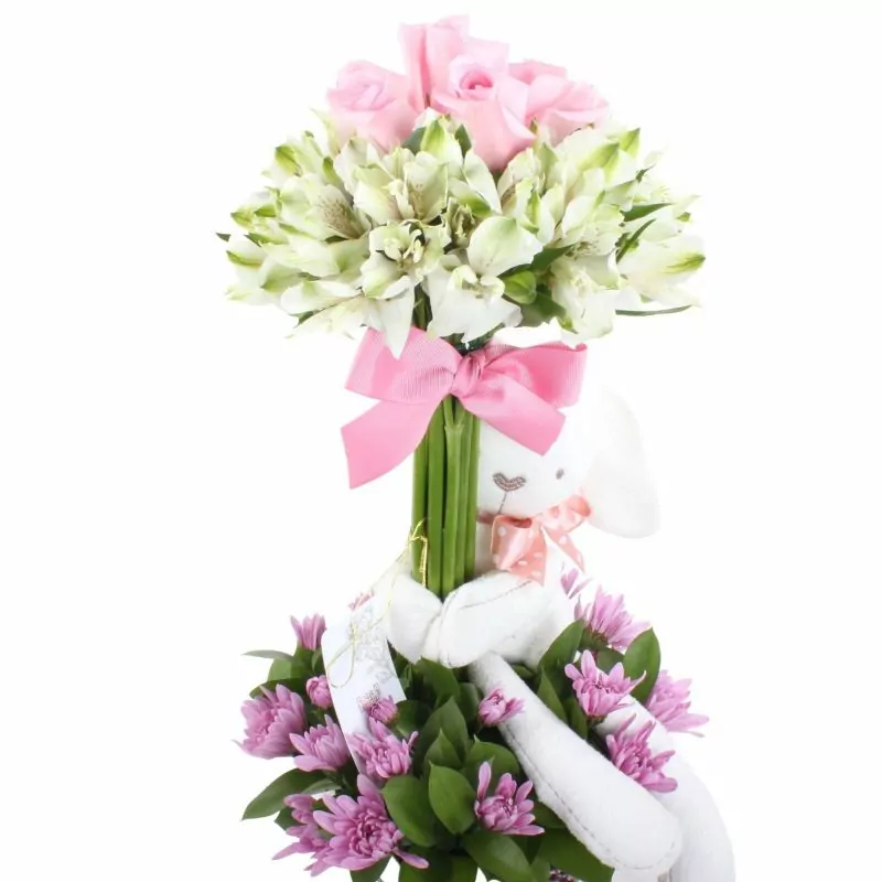 Foto 3 Arbolito con peluche conejita blanca - Arreglo floral con rosas rosadas, astromelias y maules