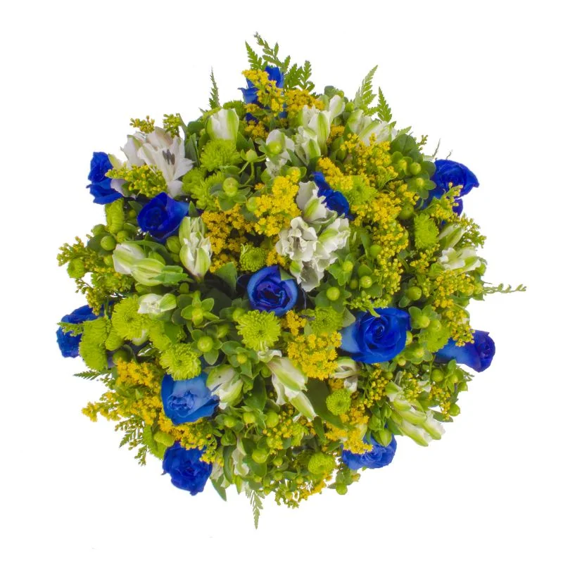 Foto 4 Antonella Azul - Arreglo floral en florero de copa con rosas azules, astromelias blancas, maules verdes y solidago amarillo