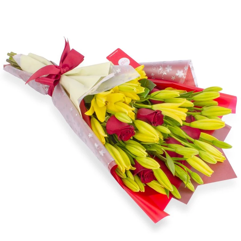 Ramo de flores - Ramo con liliums amarillos y rosas ecuatorianas rojas