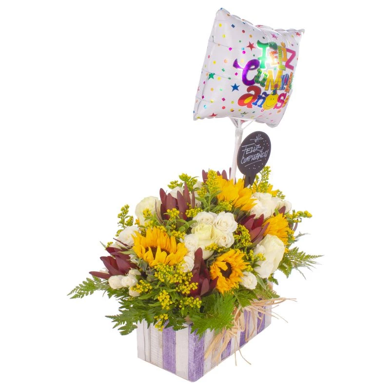 Foto 4 Maravilloso Cumpleaños - Arreglo floral de cumpleaños en base rectangular lila con girasoles, rosas, minirosas y leucadendros