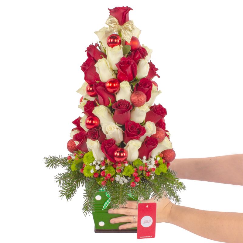 Foto con persona Árbol Navideño Blanco/Rojo - Flores a domicilio Foto con persona Árbol Navideño Blanco/Rojo - Flores a domicilio