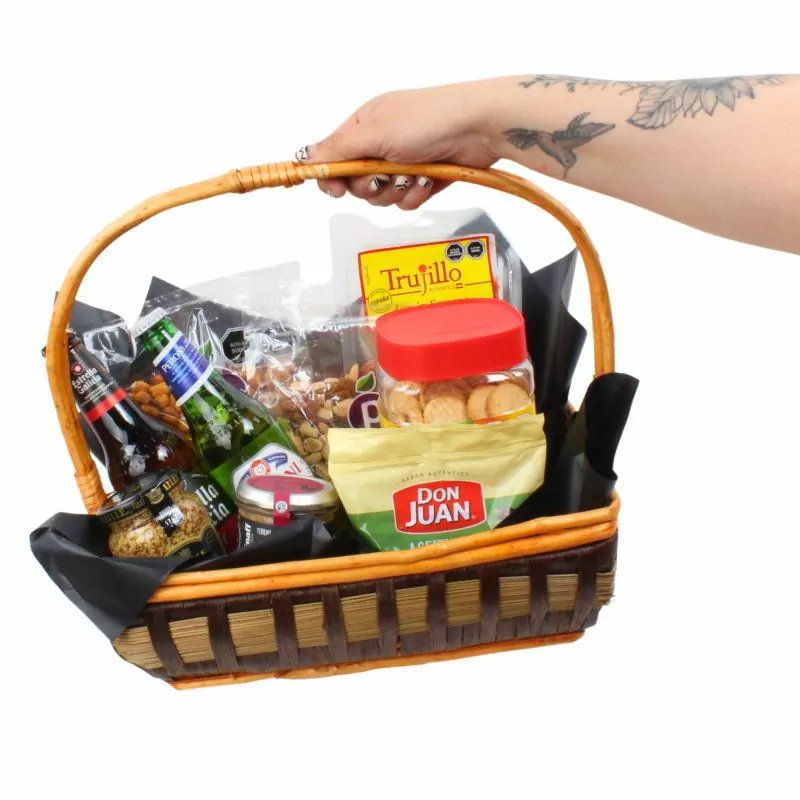 Foto 2 Set de Regalo Cebada - Canasto de mimbre con cervezas, paté, tostadas y picoteos