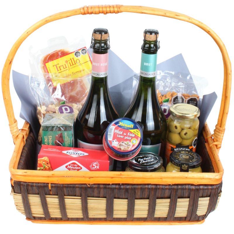 Set de Regalo Espumantes Brut y Rose - Canasto de mimbre con dos espumantes y picoteo Set de Regalo Espumantes Brut y Rose - Canasto de mimbre con dos espumantes y picoteo