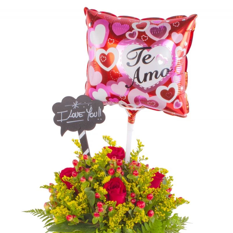 Foto 4 Día del amor - Arreglo floral con rosas rojas, solidago, globo te amo y pizarra de mensaje