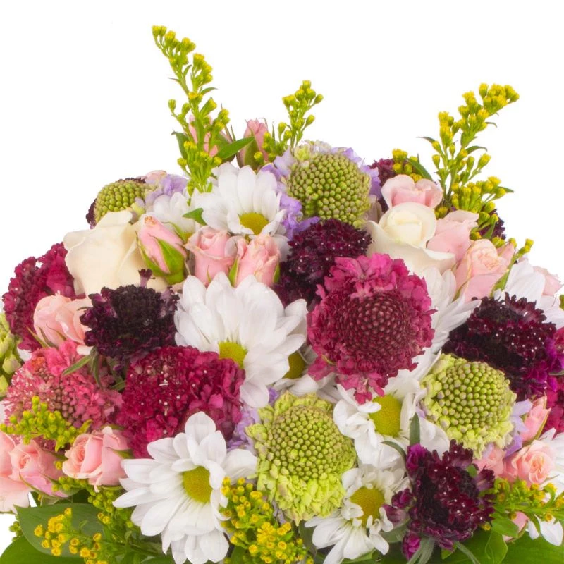Foto 5 Piscis - Arreglo floral con escabiosas, minirosas rosadas, maules blancos, solidago y ruscus